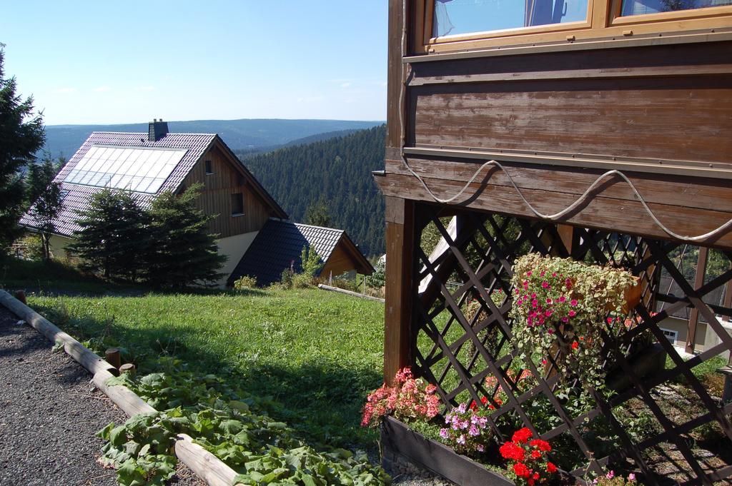 Berggasthaus&Pension Schöne Aussicht Klingenthal Exterior foto